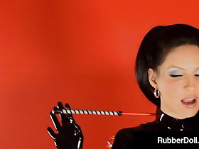 Pitch-black Latex Spoil RubberDoll Fingers Will not hear of Muted Bedraggled Pussy!